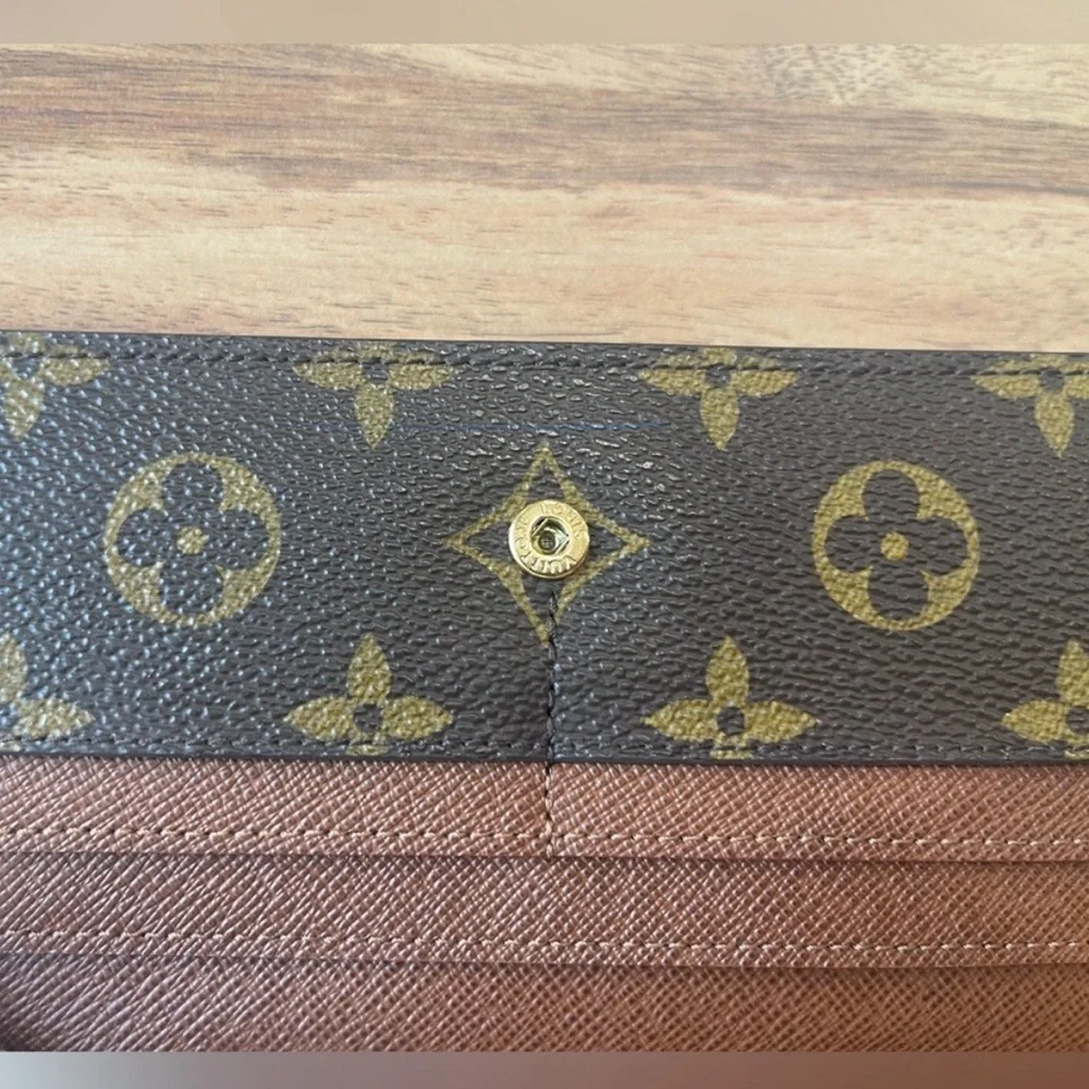 Louis Vuitton Monogram Portefeuille Emilie Wallet